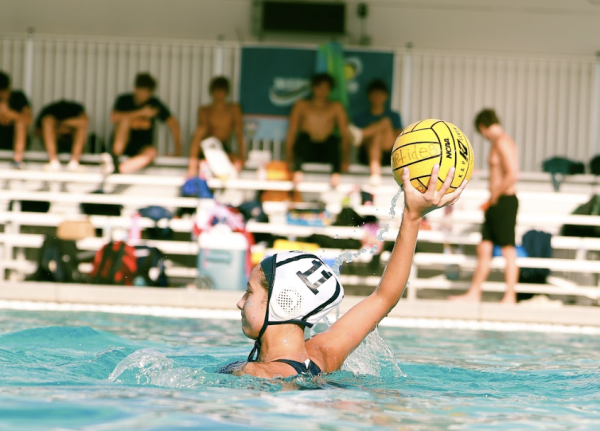 Sophomore Sophia Kingston gets ready to throw the ball into the net.